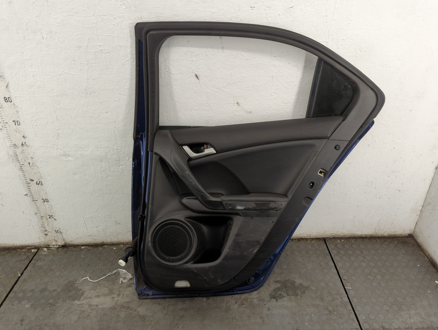 Дверь задняя правая
