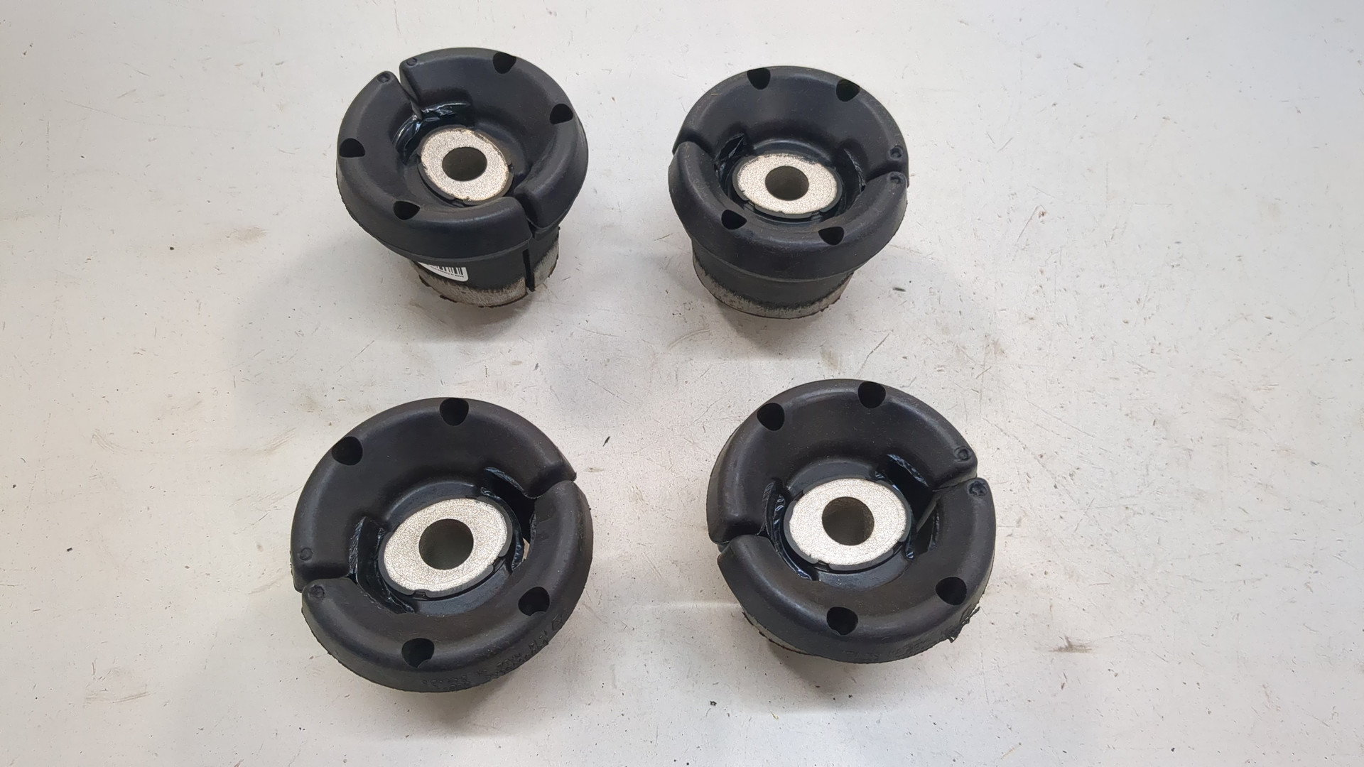 Кронштейн задней балки