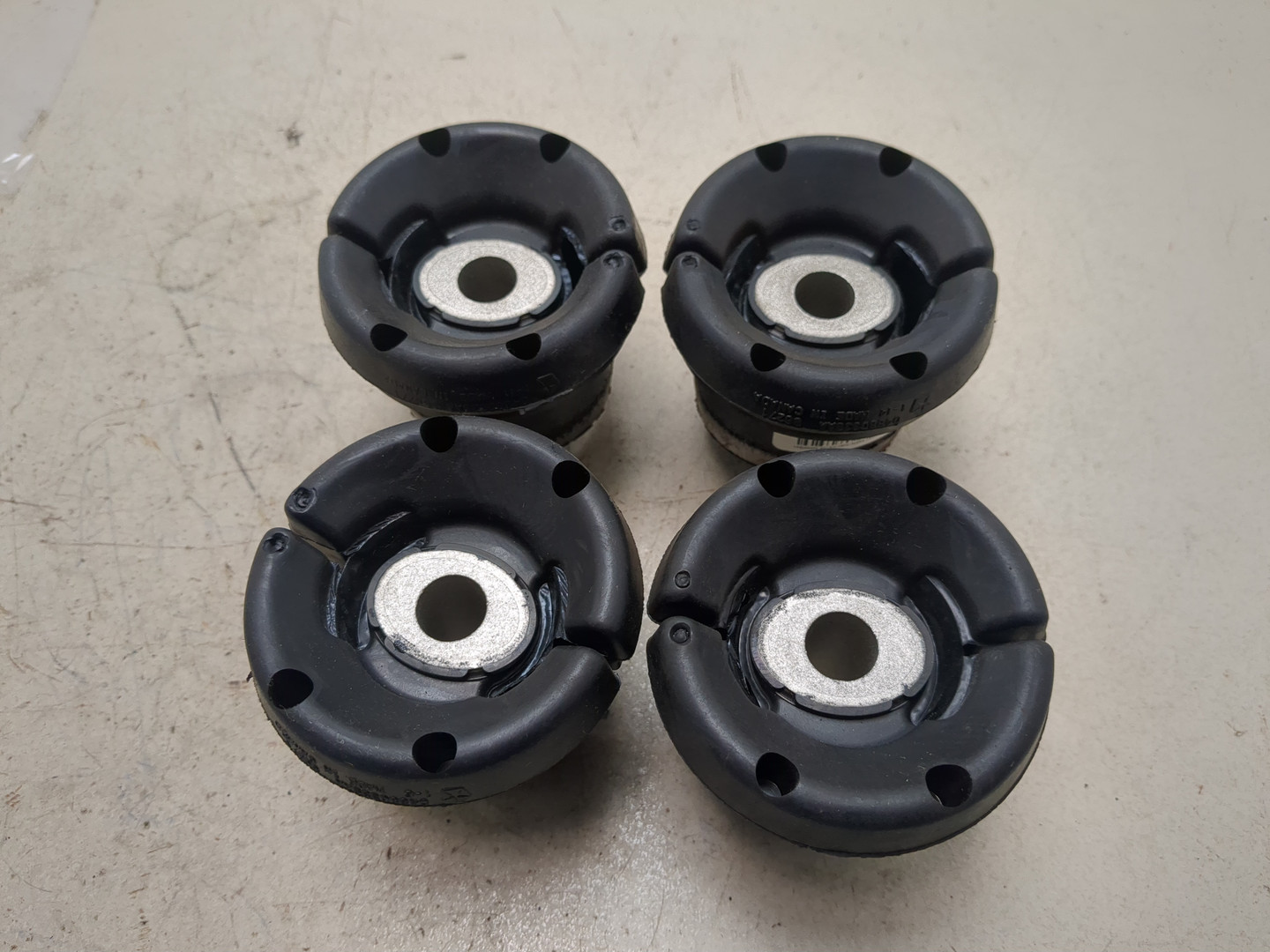 Кронштейн задней балки