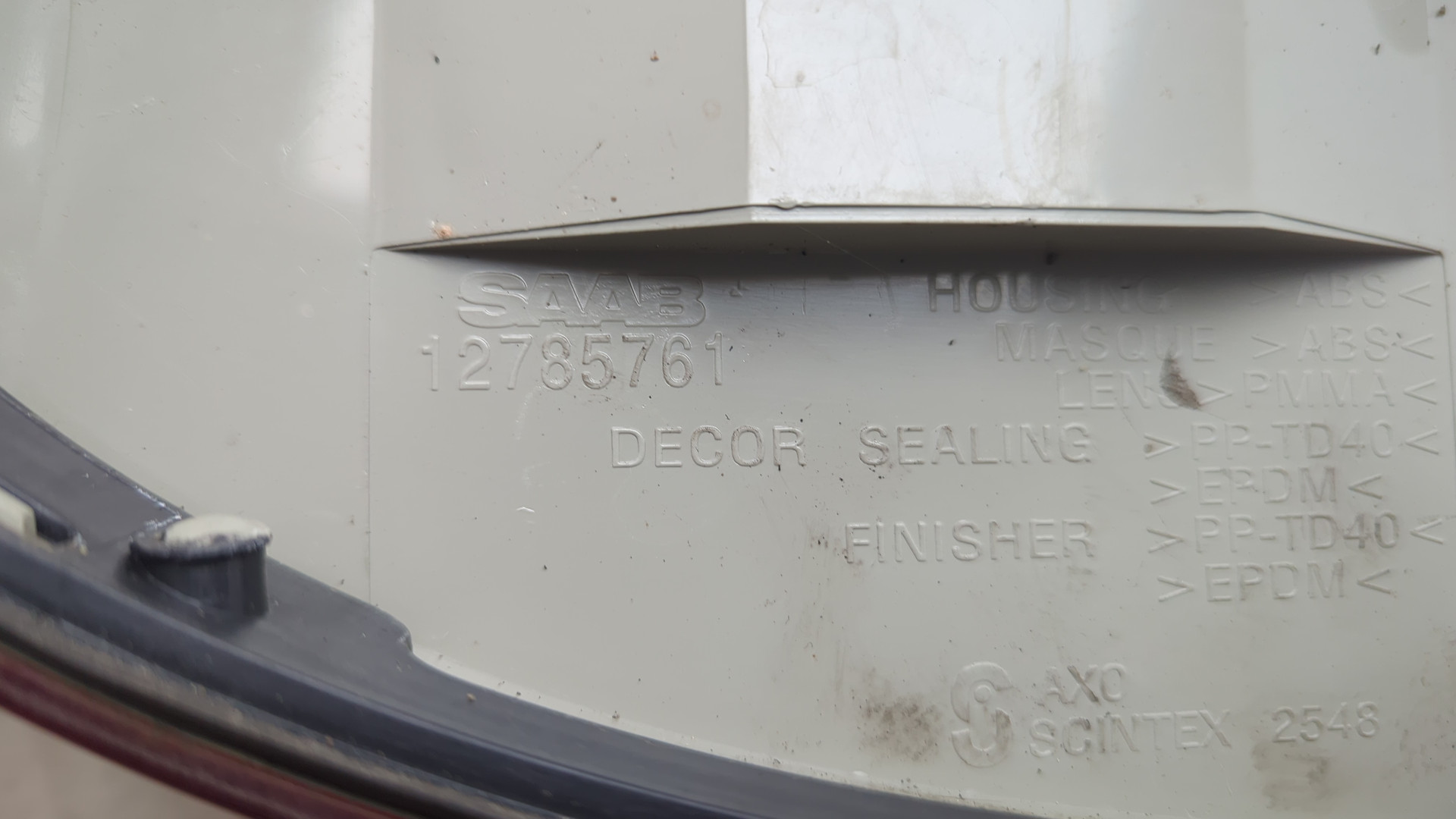 Фонарь задний правый