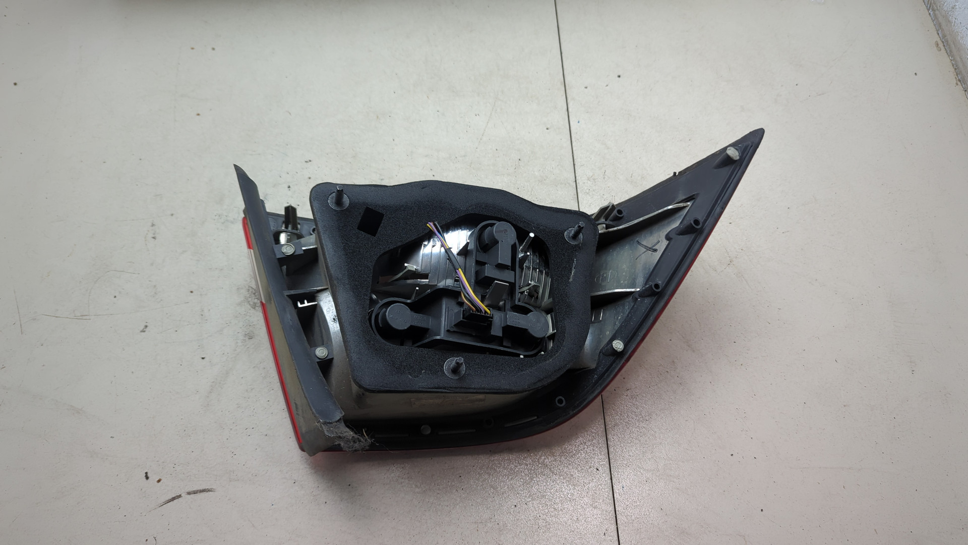 Фонарь задний правый