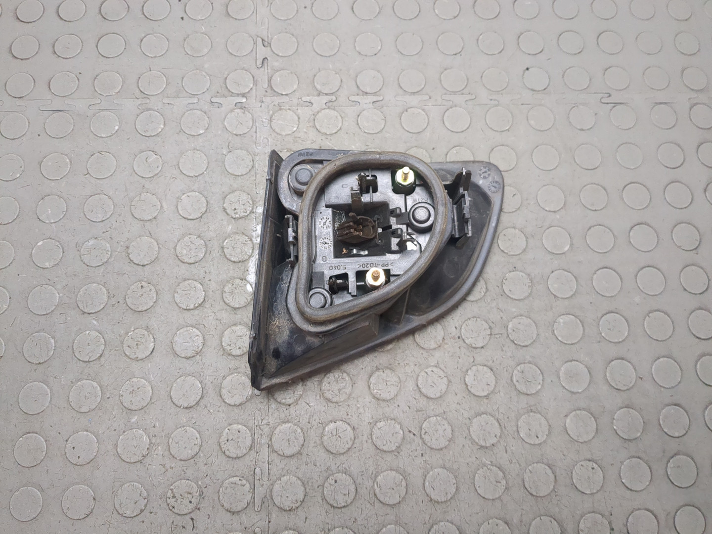 Фонарь задний внутренний левый