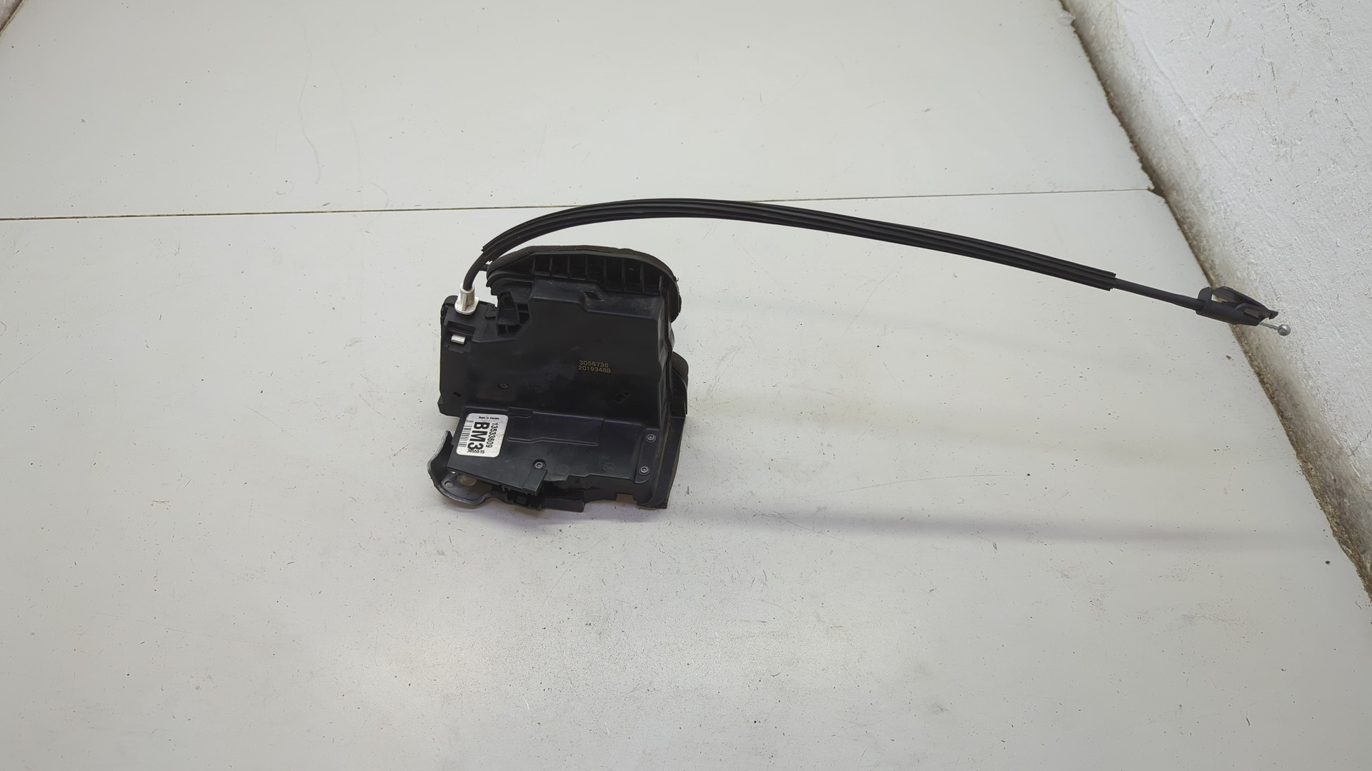 Замок двери задней левой