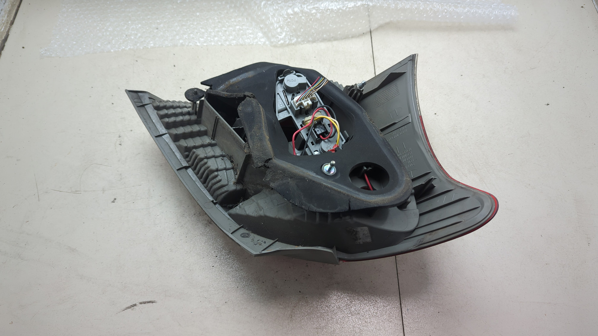 Фонарь задний правый