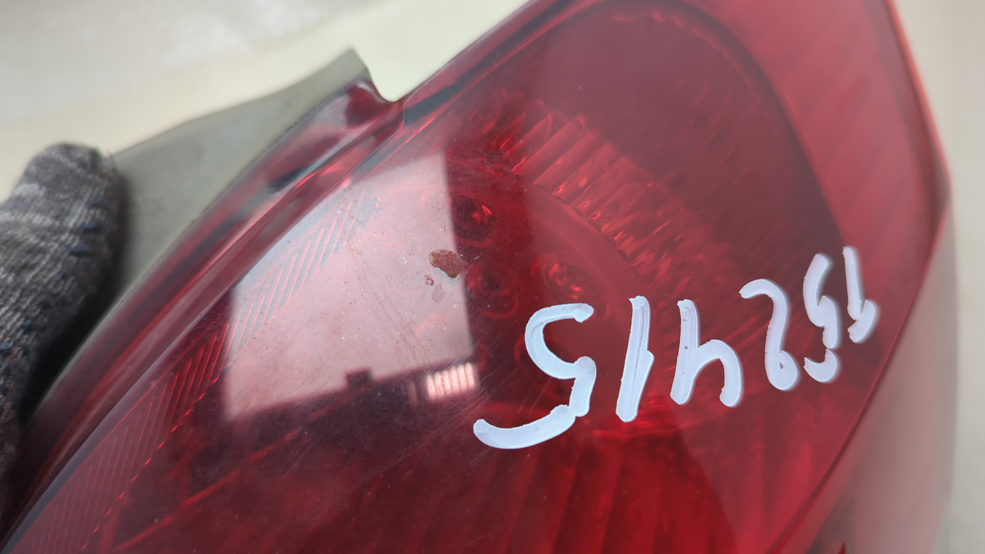 Фонарь задний правый