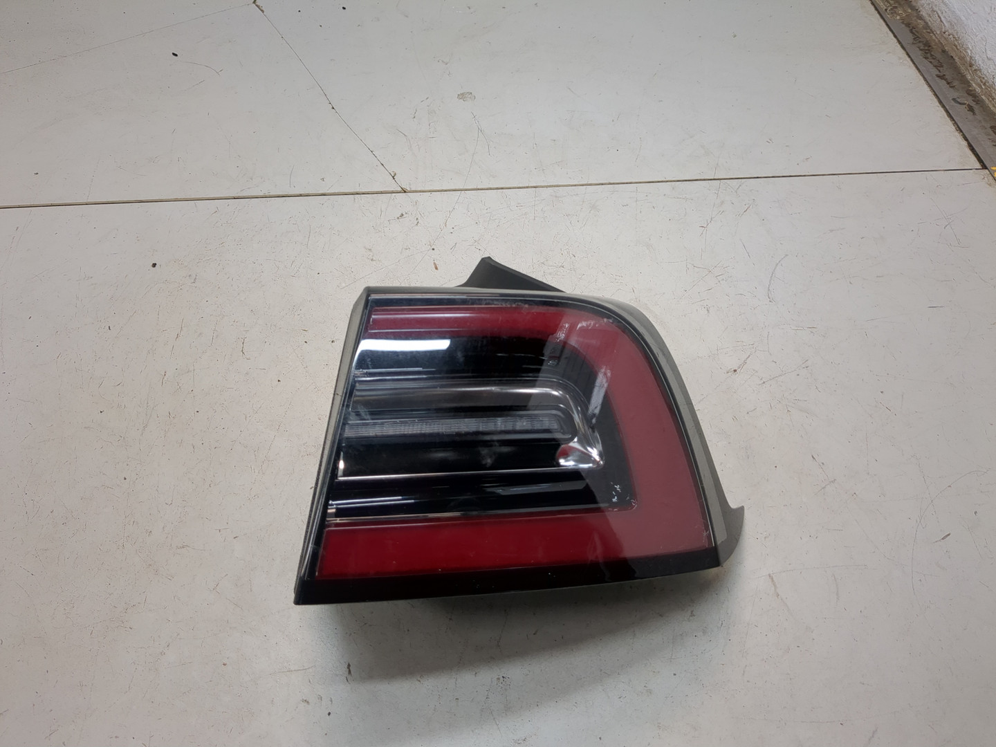Фонарь задний правый