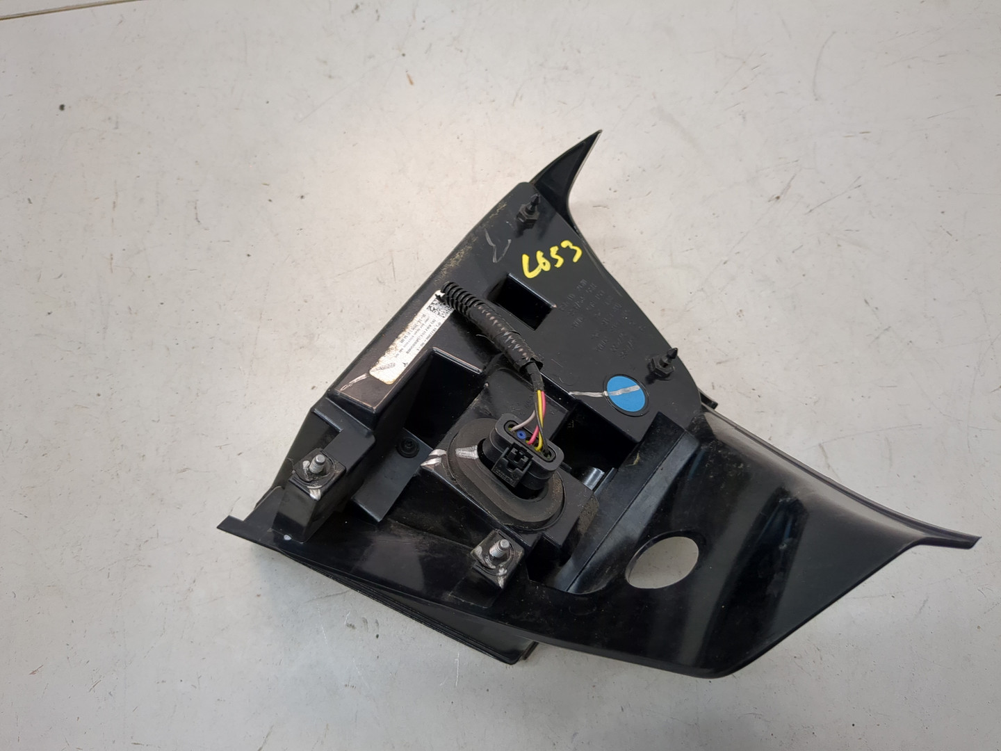 Фонарь задний правый