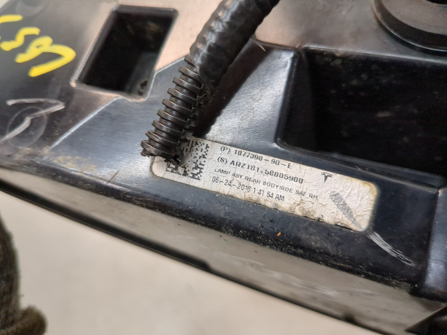 Фонарь задний правый