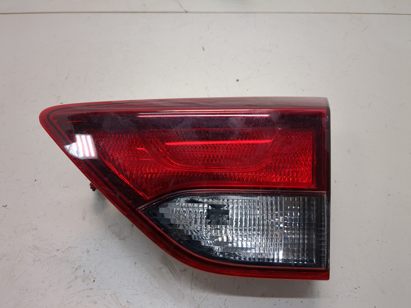 Фонарь задний внутренний правый