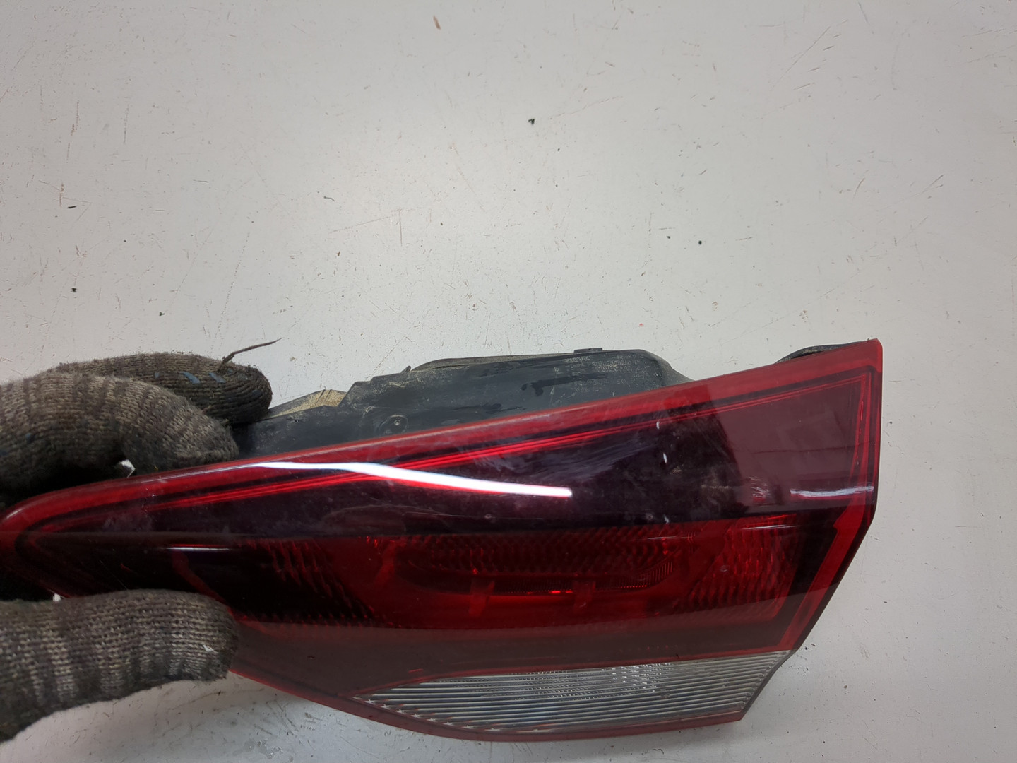 Фонарь задний внутренний правый