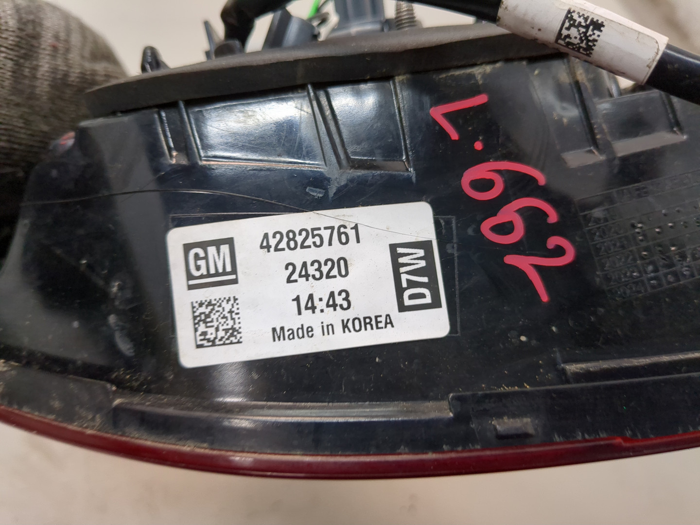 Фонарь задний внутренний правый