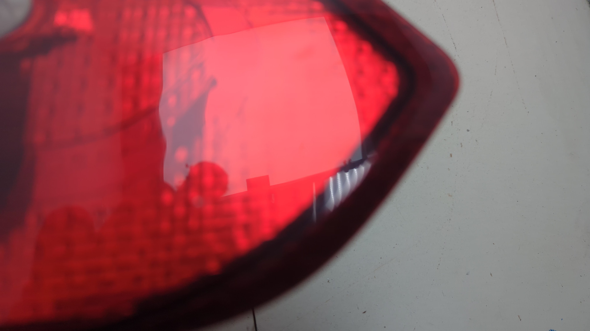 Фонарь задний правый