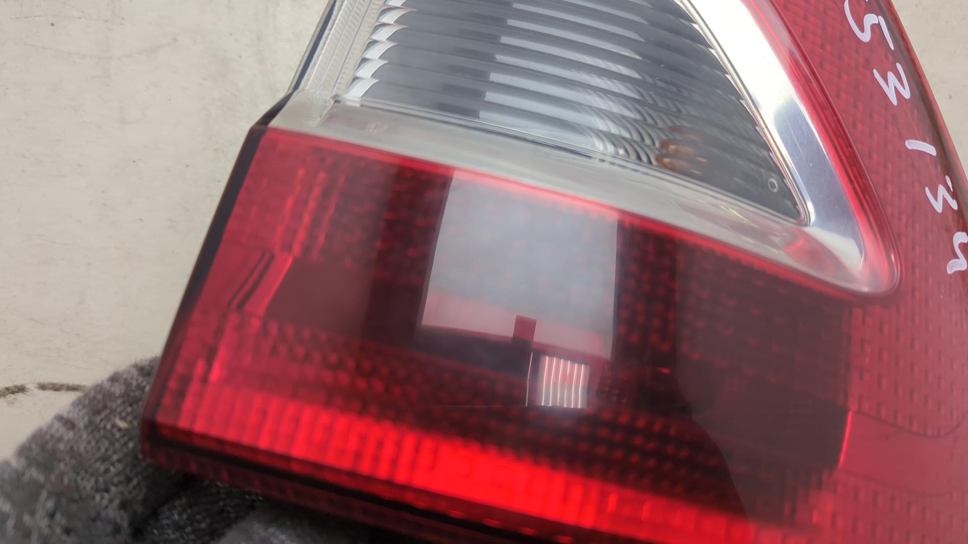 Фонарь задний правый