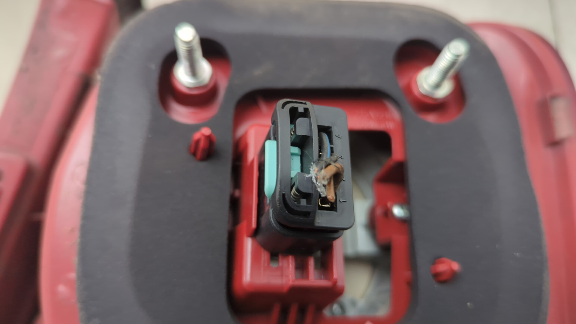 Фонарь задний левый