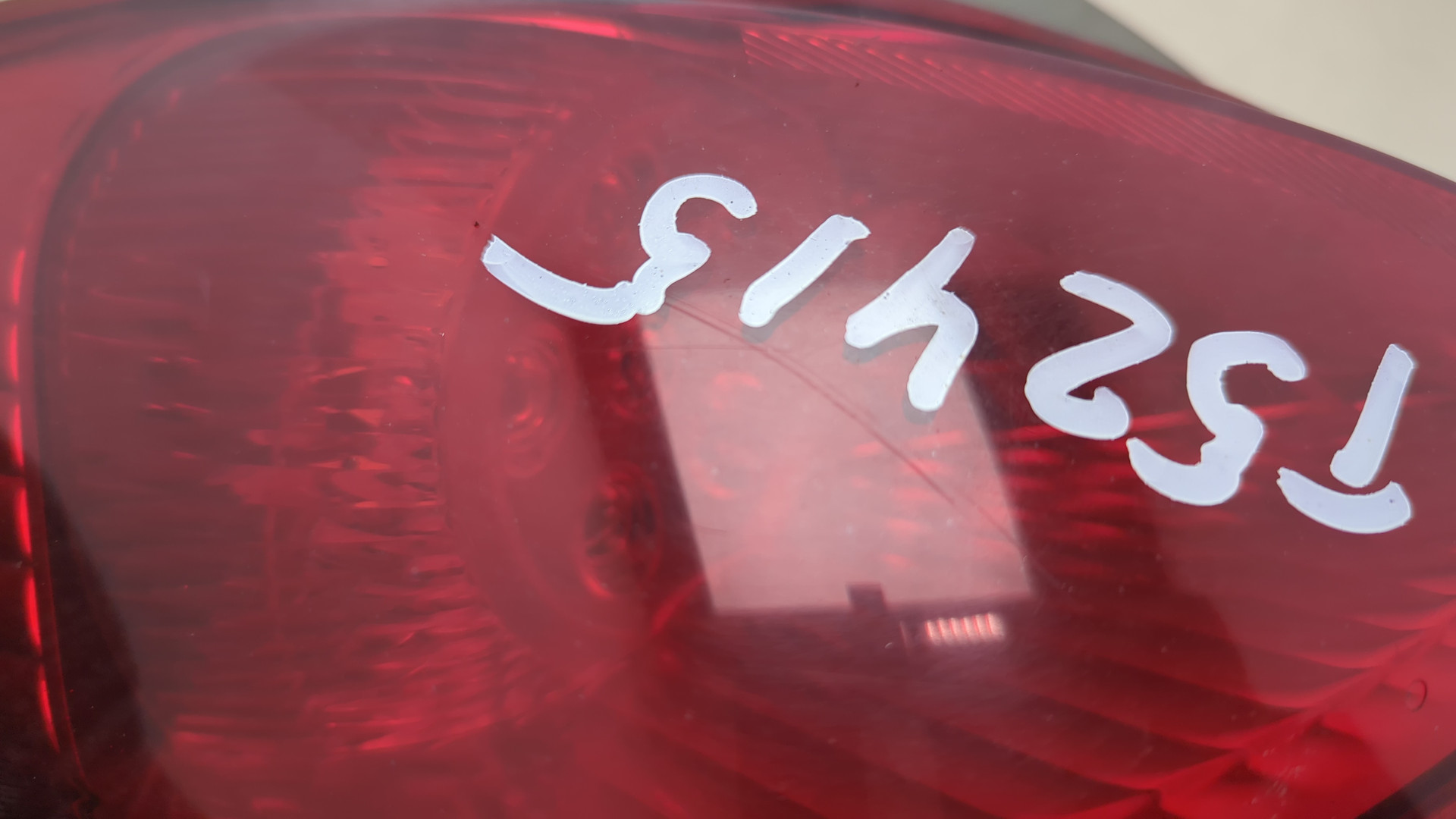 Фонарь задний левый