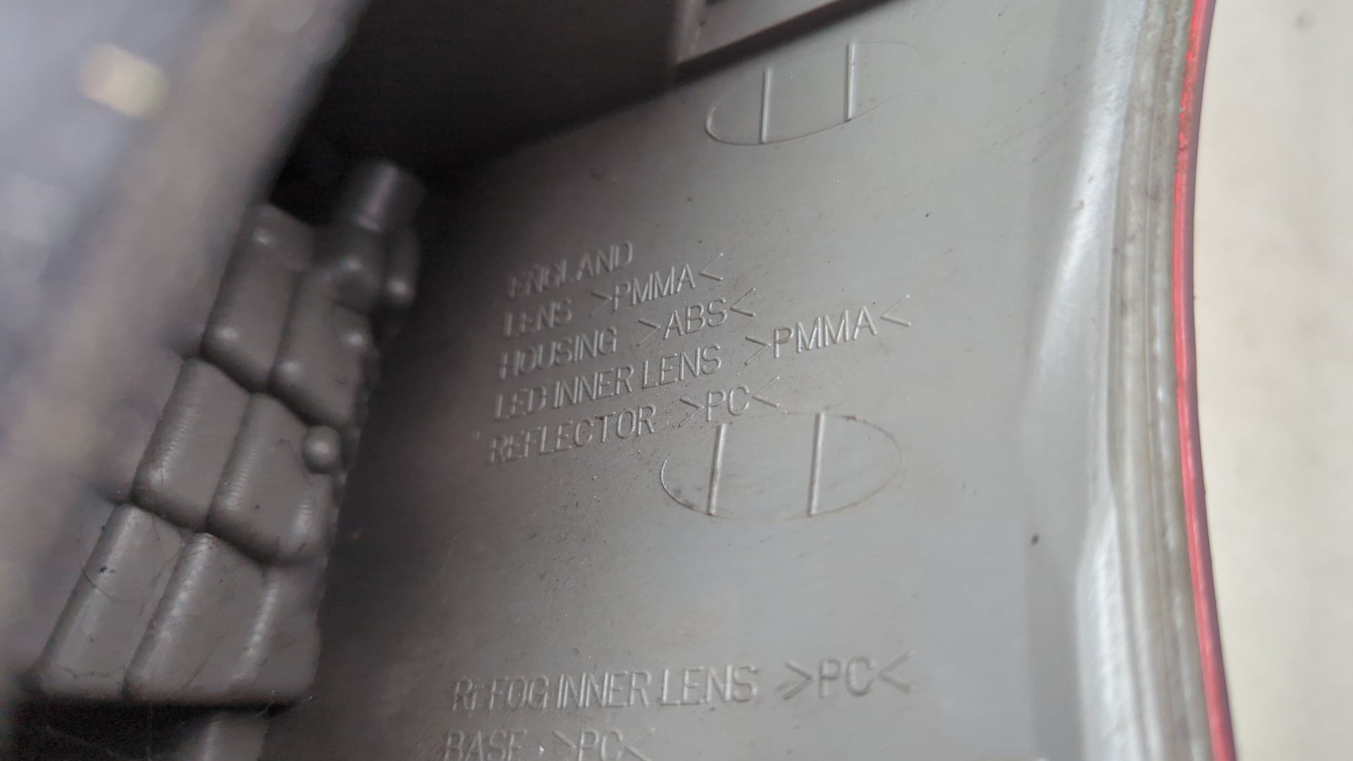 Фонарь задний левый