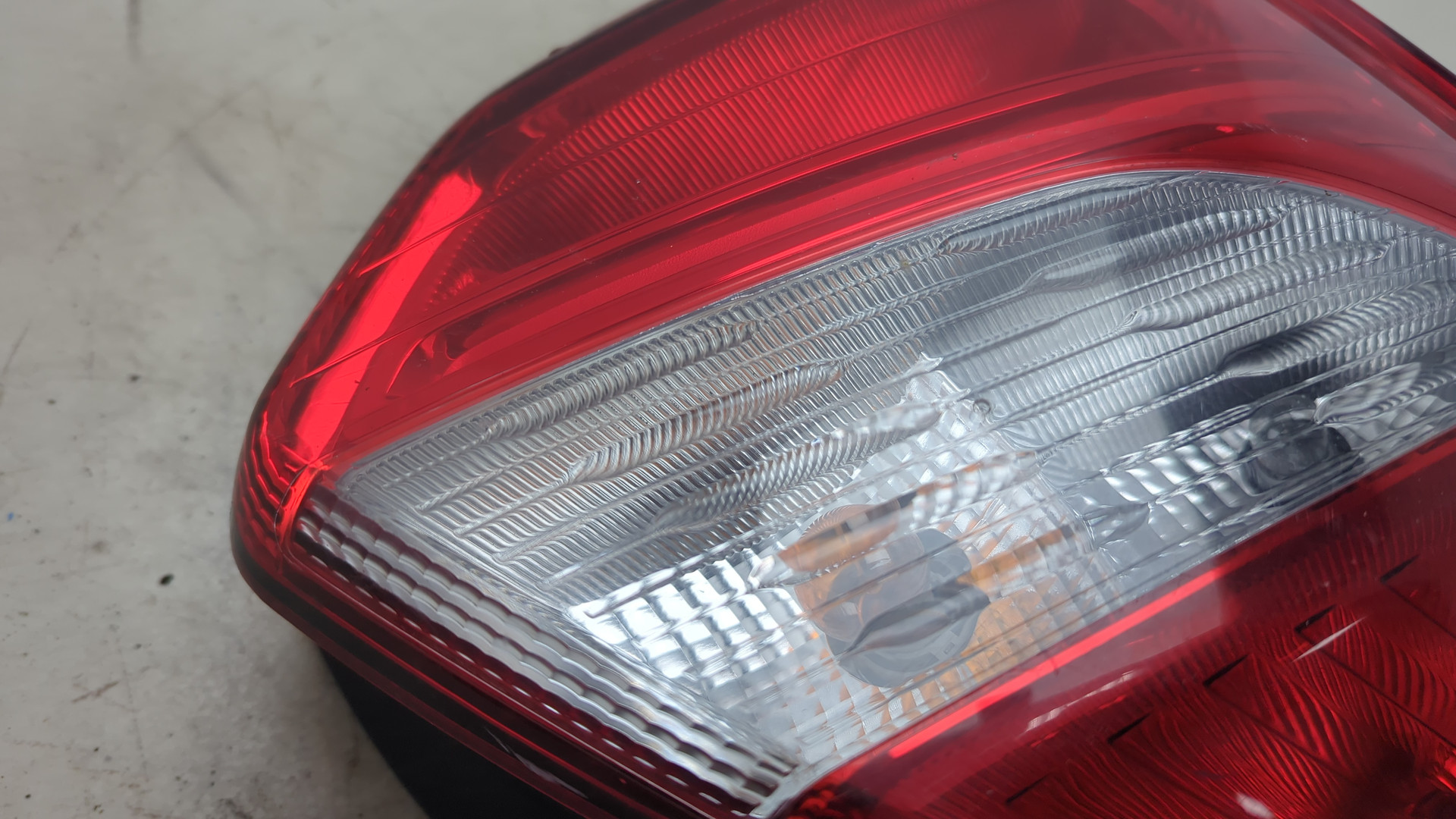 Фонарь задний левый