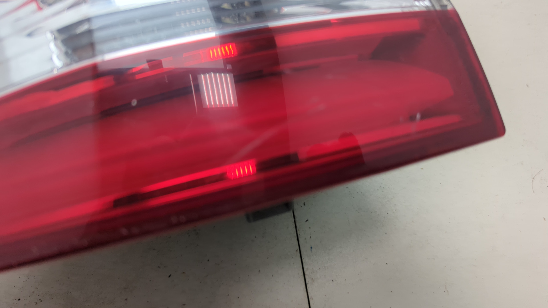 Фонарь задний левый