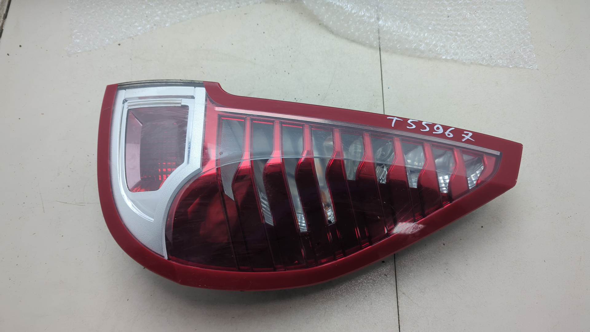 Фонарь задний правый