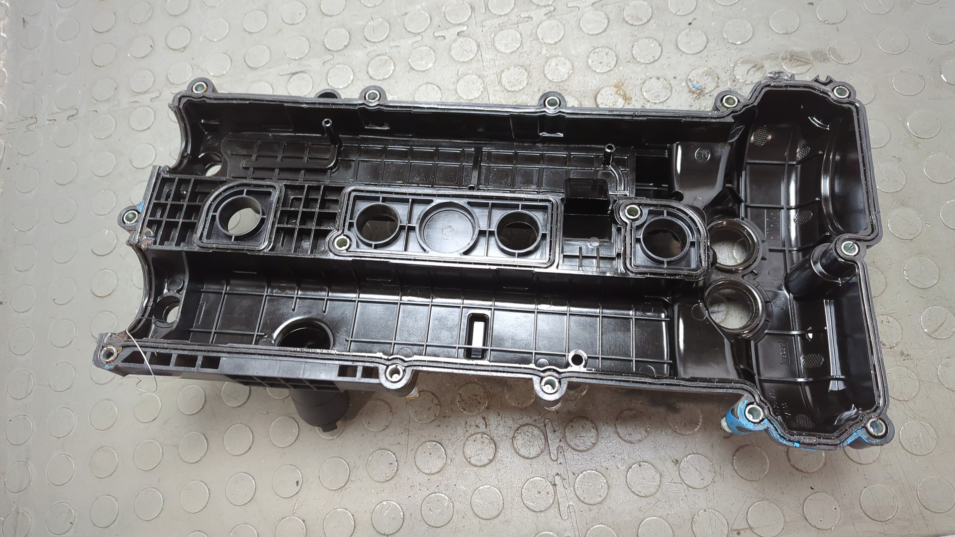 Крышка клапанная ГБЦ