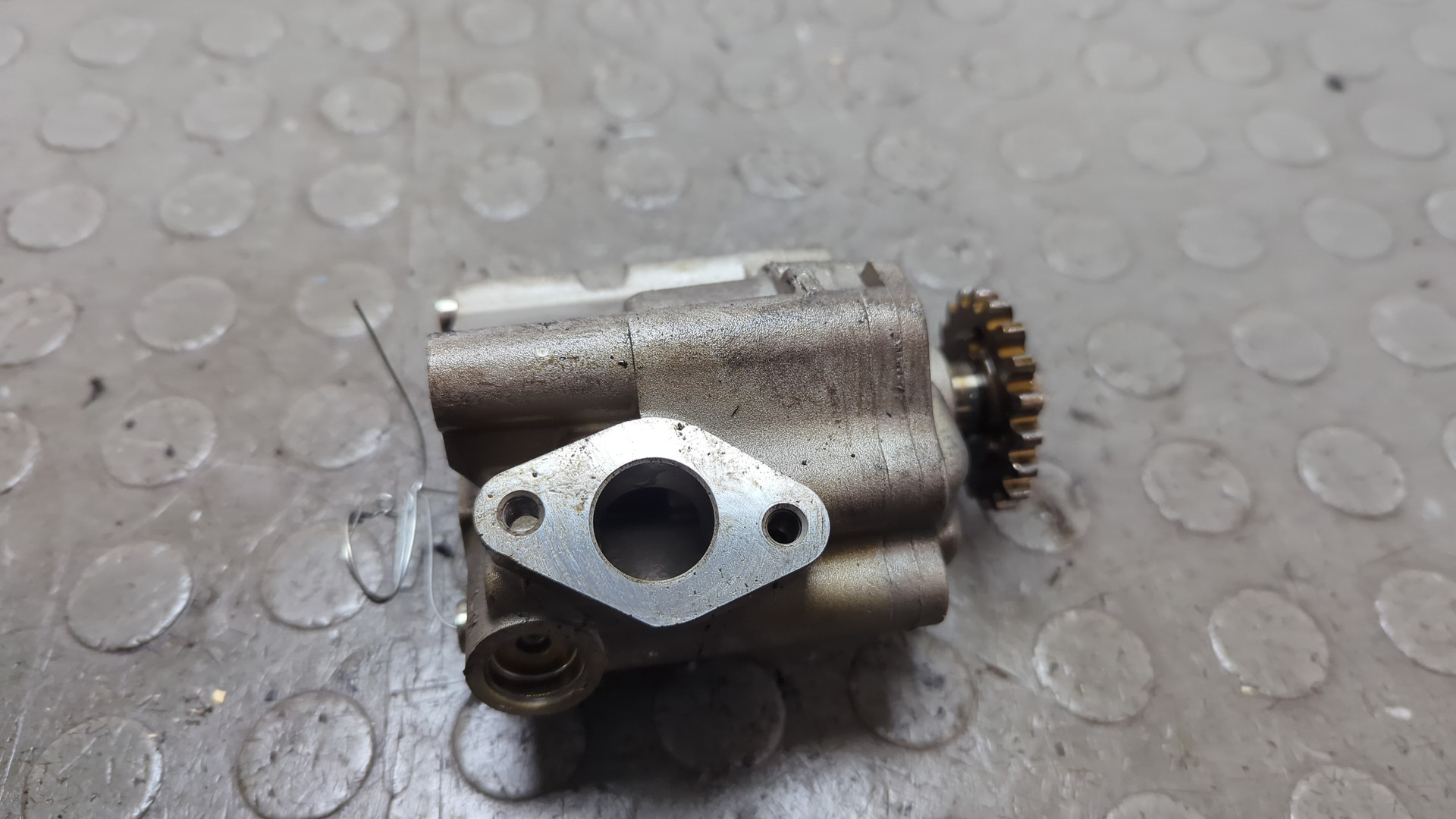 Насос масляный