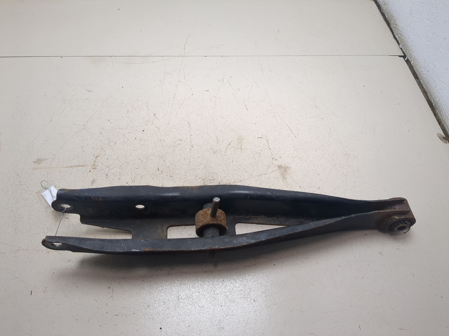 Рычаг задний левый