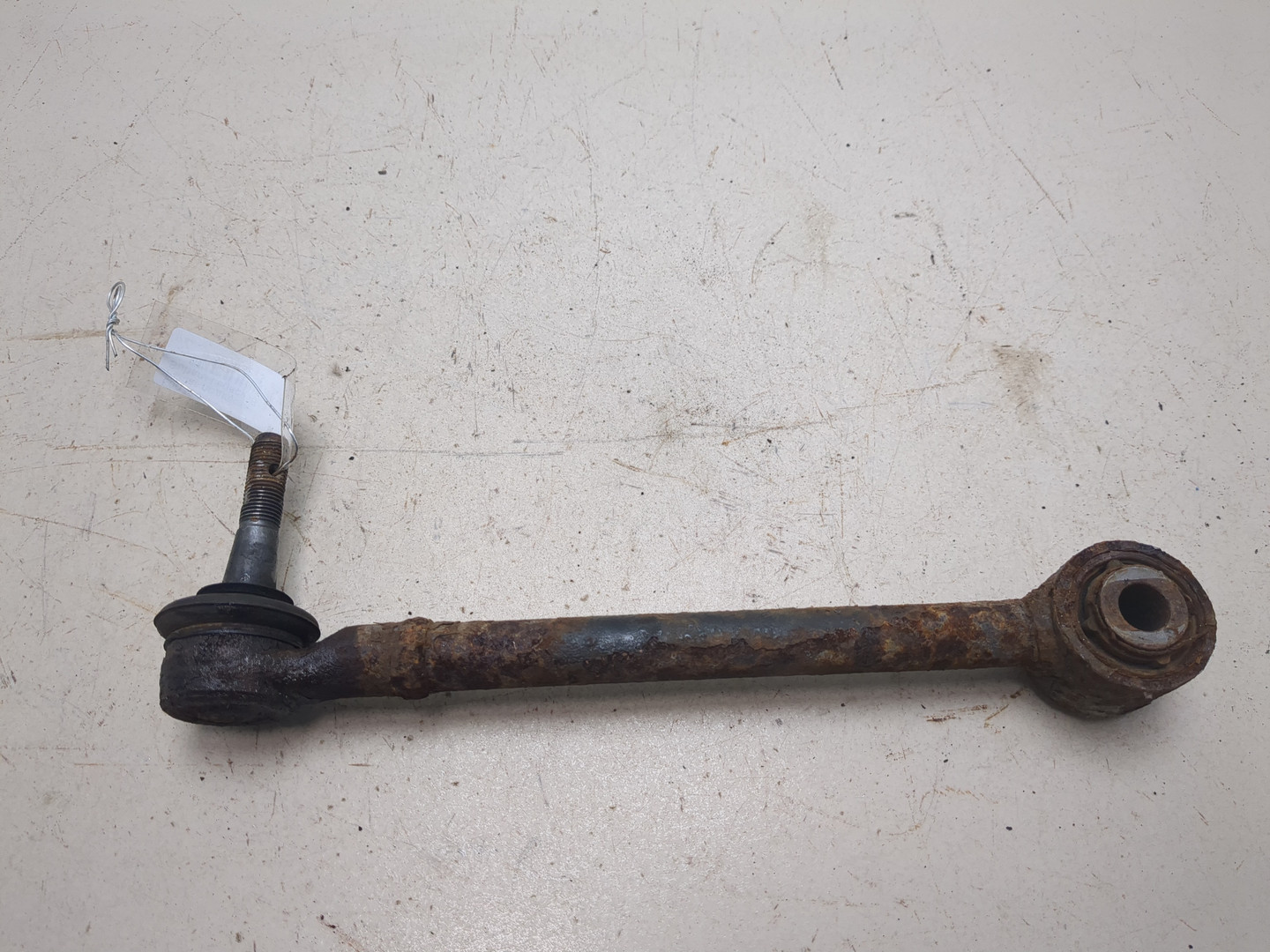 Рычаг задний левый