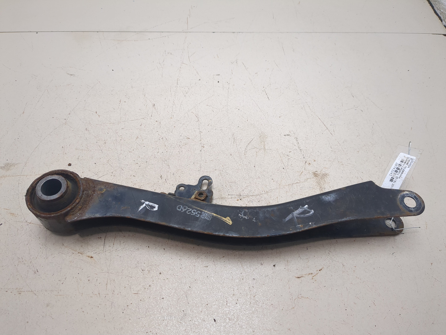 Рычаг задний правый