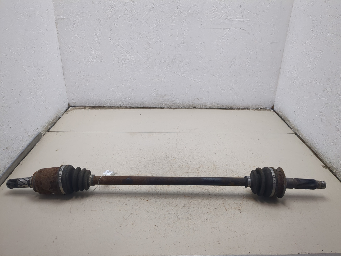 Полуось задняя левая