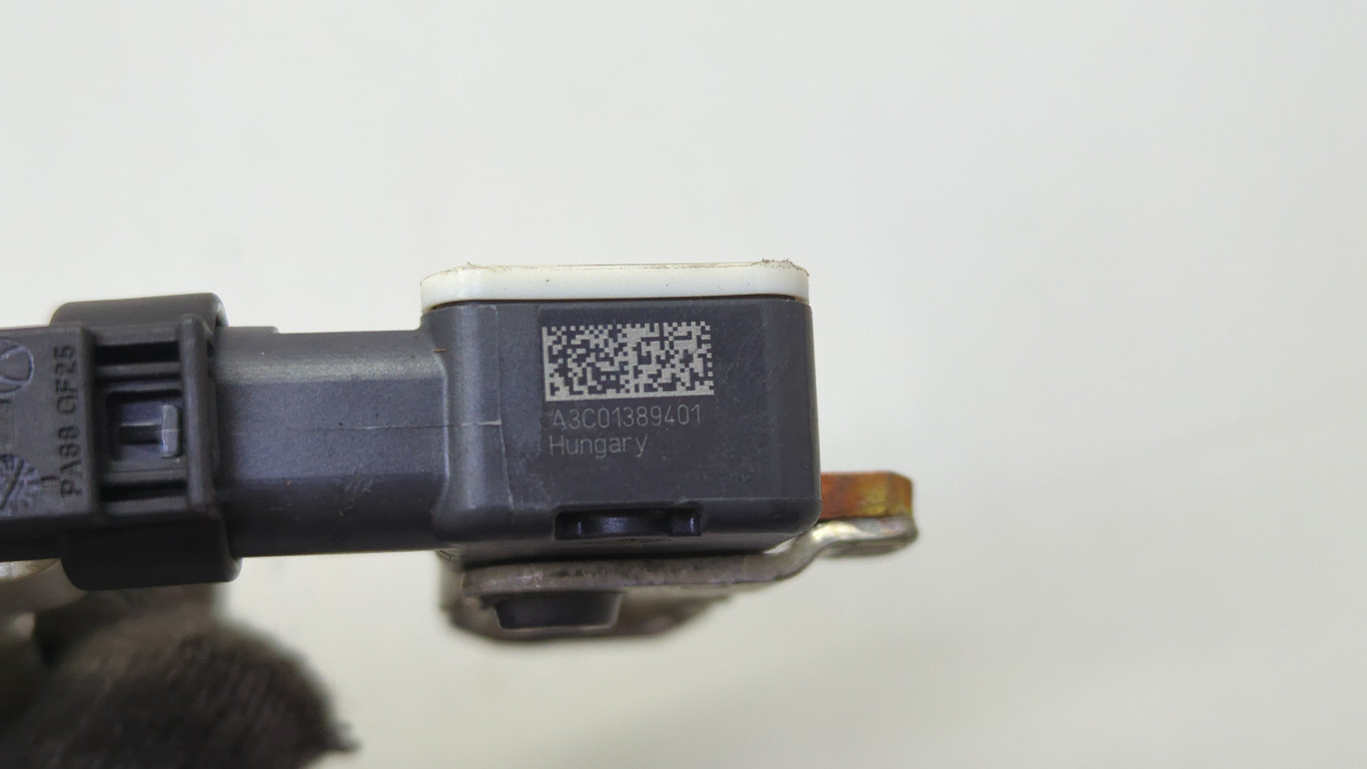 Клемма аккумулятора -