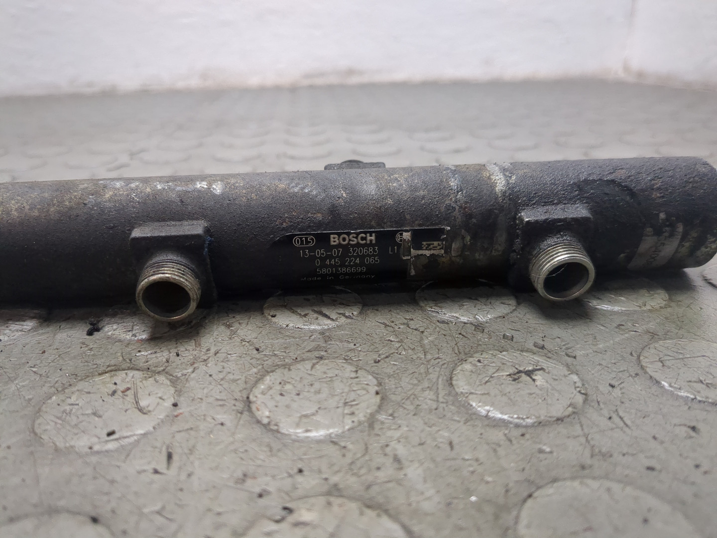 Рейка топливная (рампа)