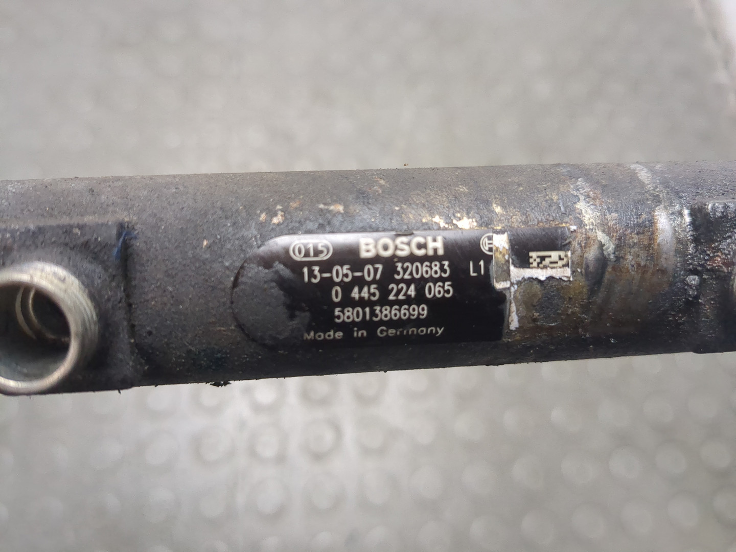 Рейка топливная (рампа)