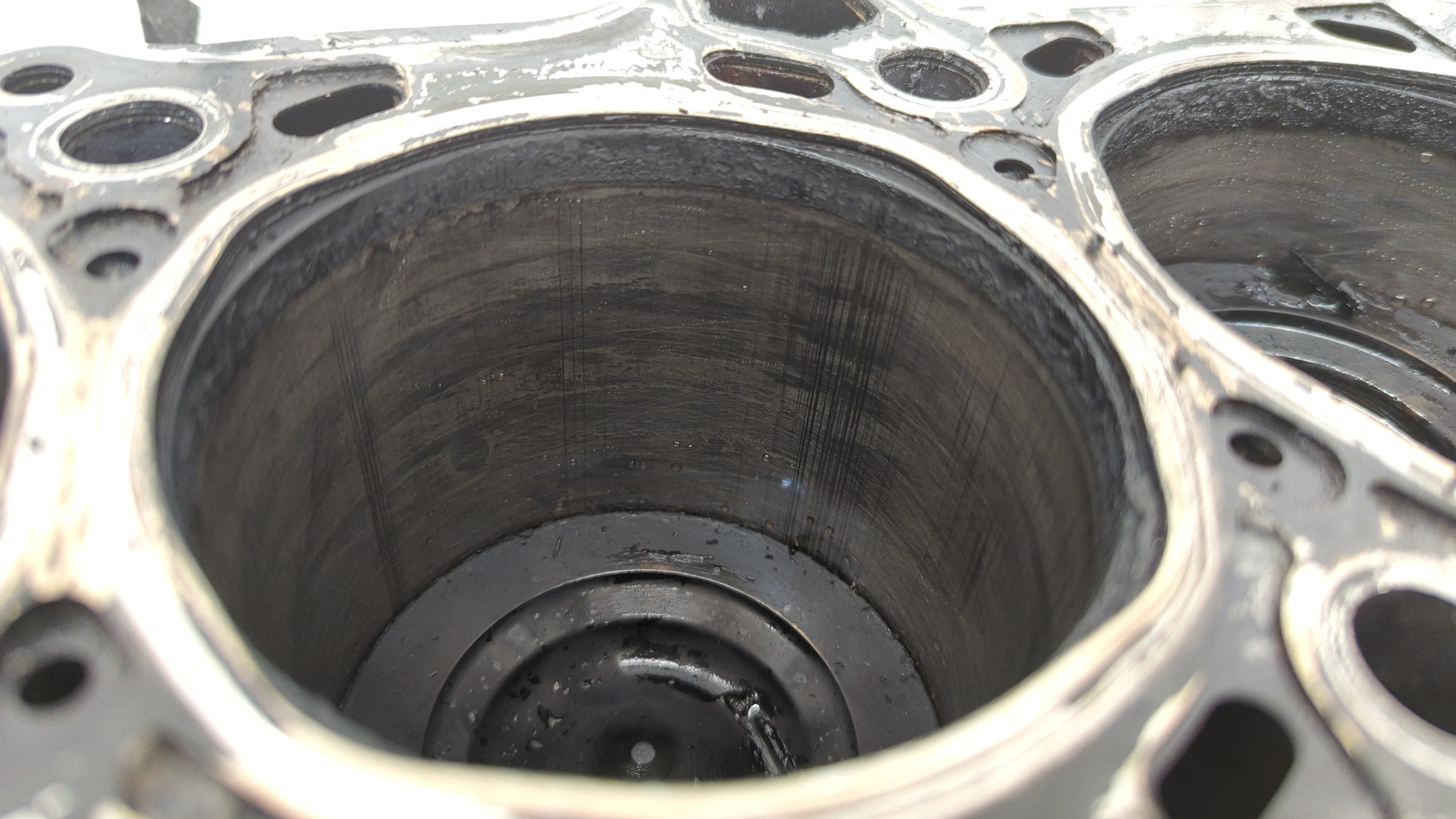 Блок двигателя