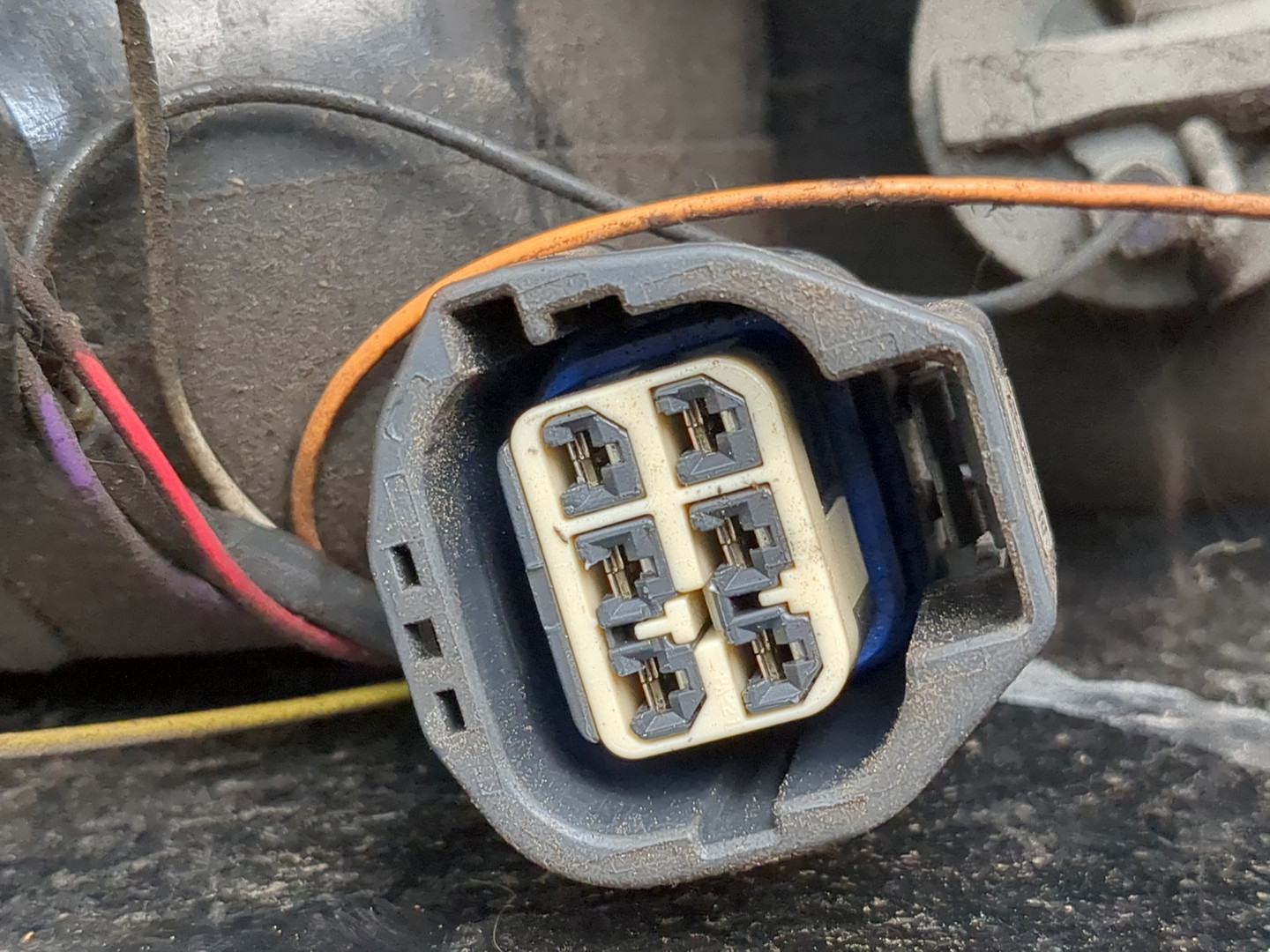 Фонарь задний левый