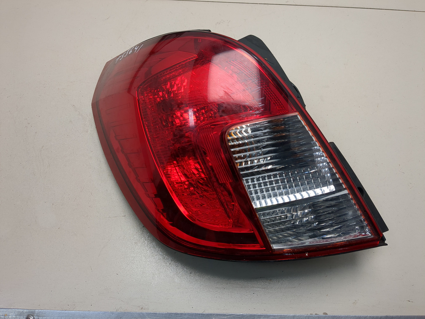 Фонарь задний левый