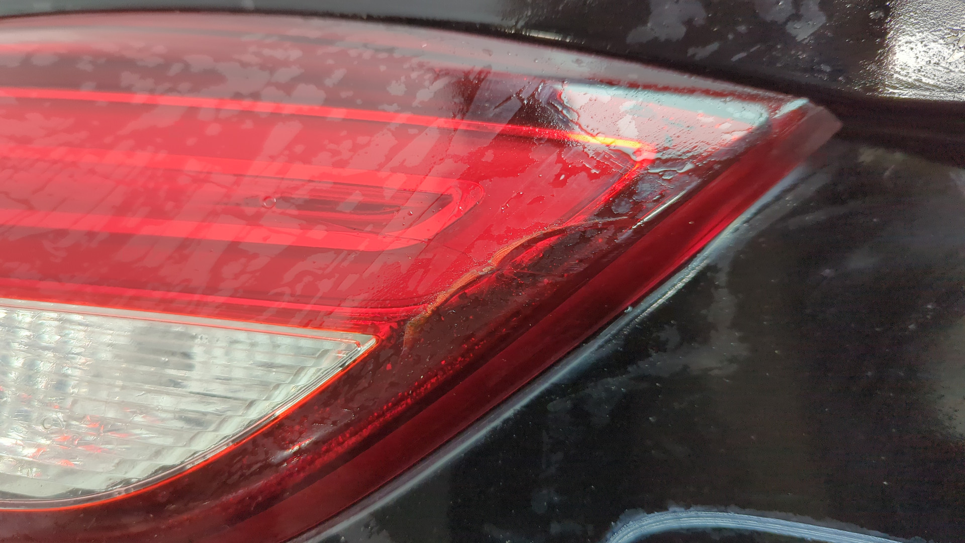 Дверь багажника