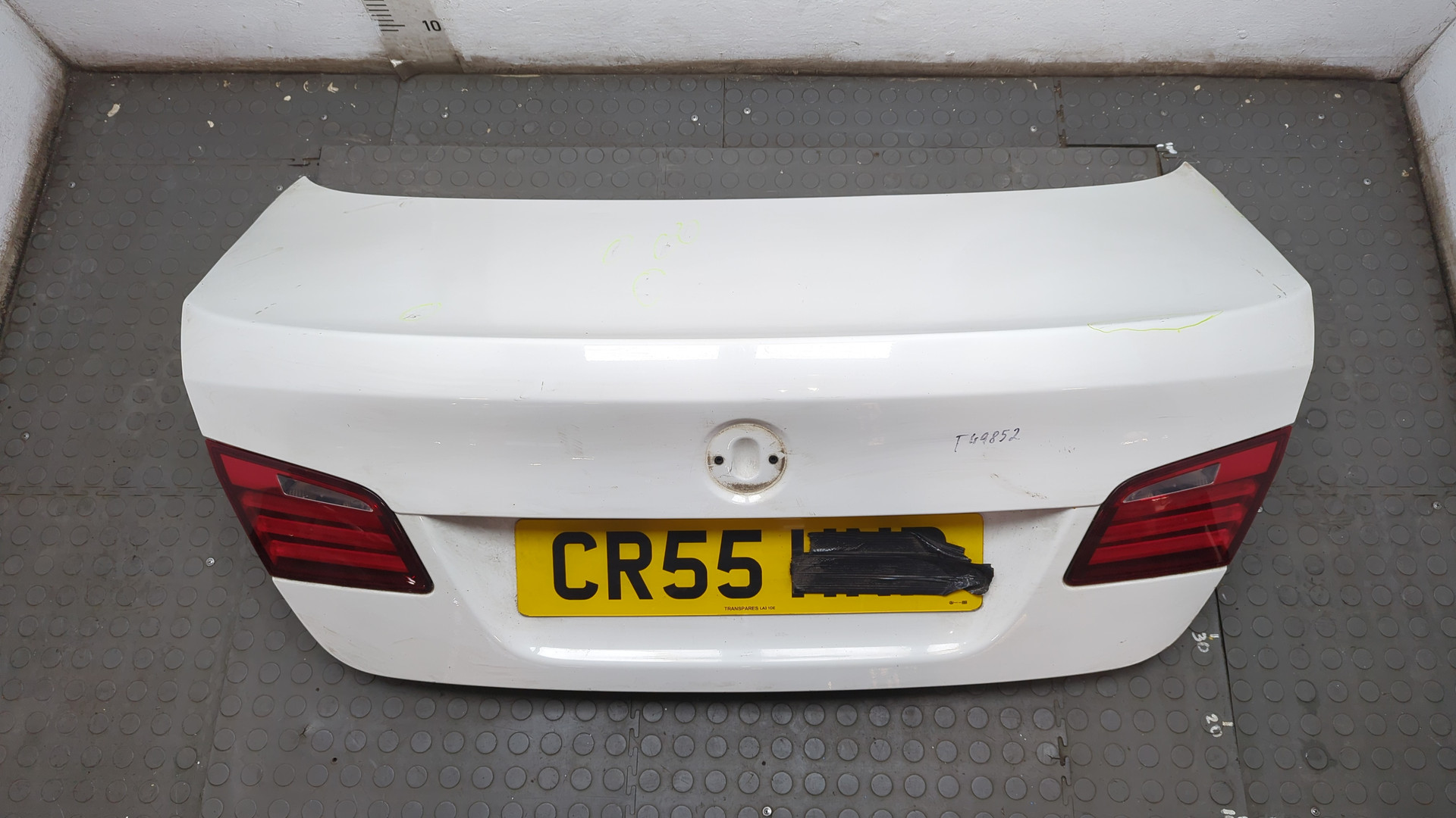 Дверь багажника