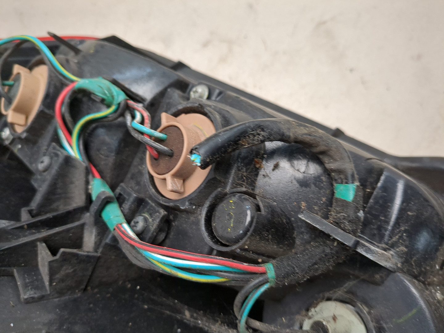 Фонарь задний левый