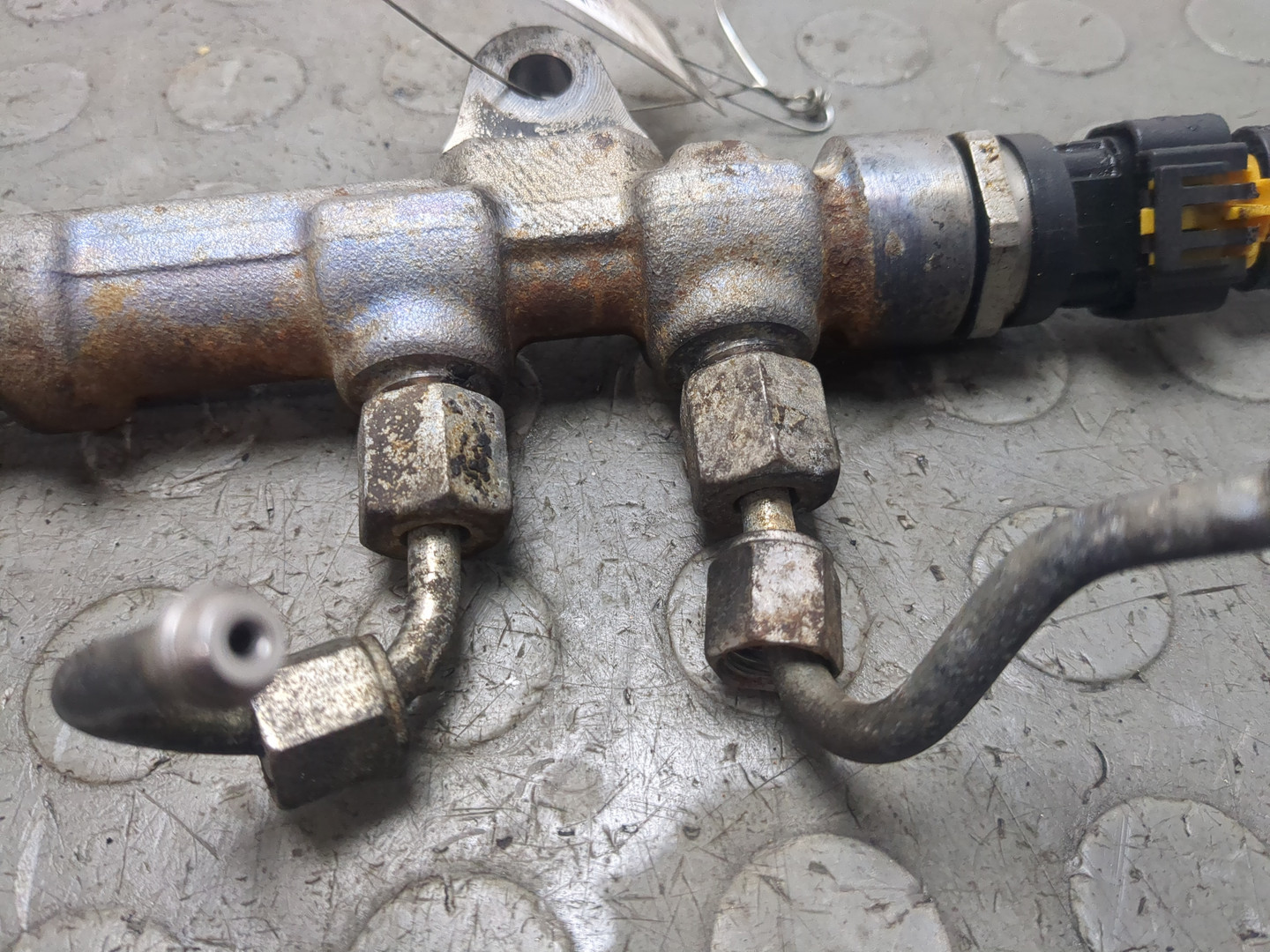 Рейка топливная (рампа)