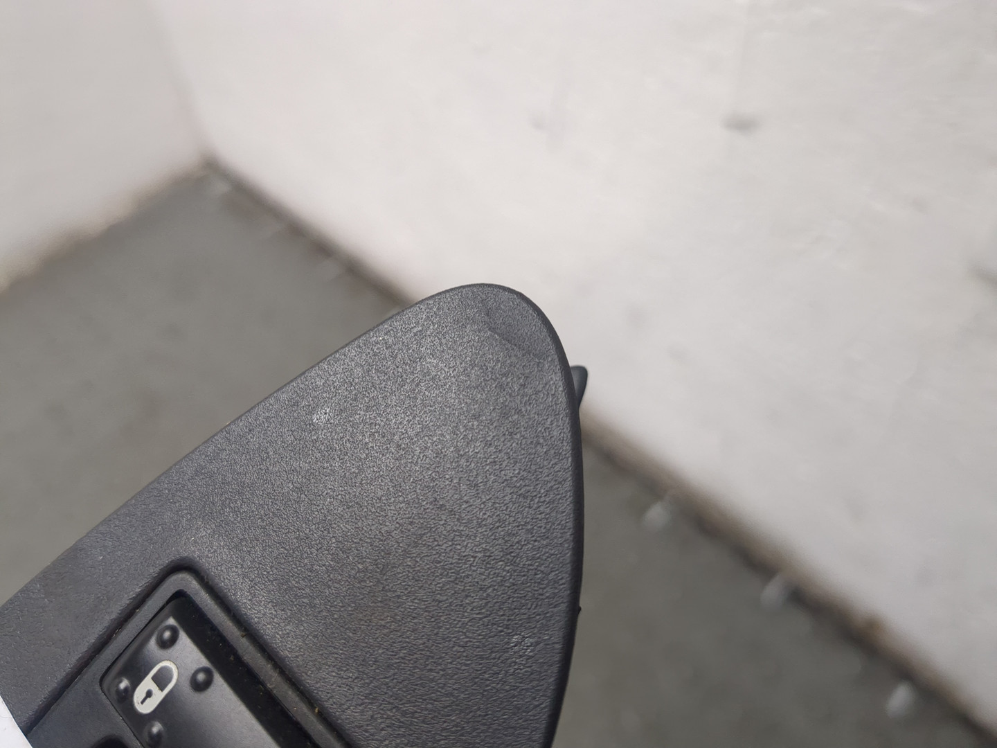 Кнопка стеклоподъемника