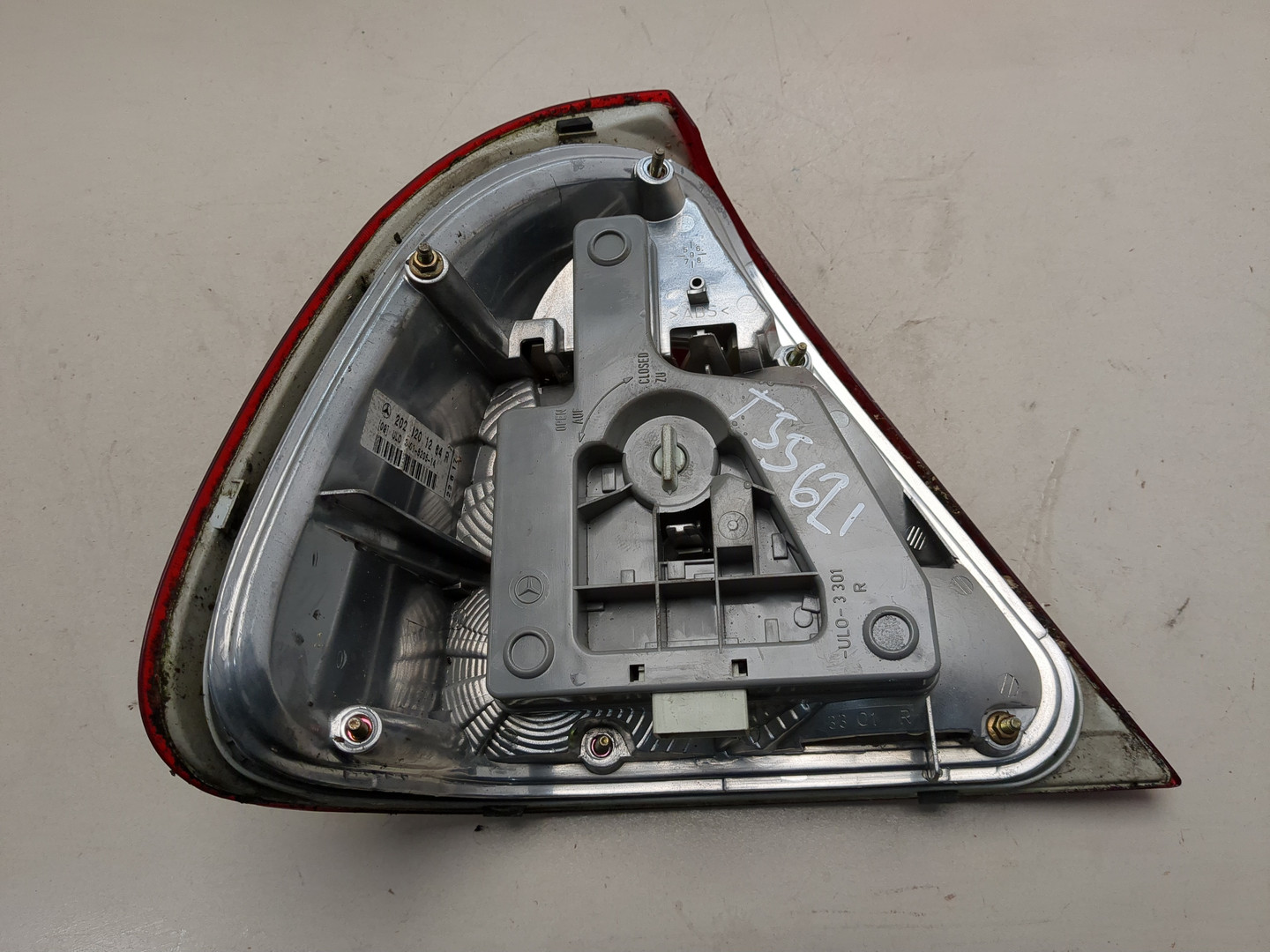 Фонарь задний правый