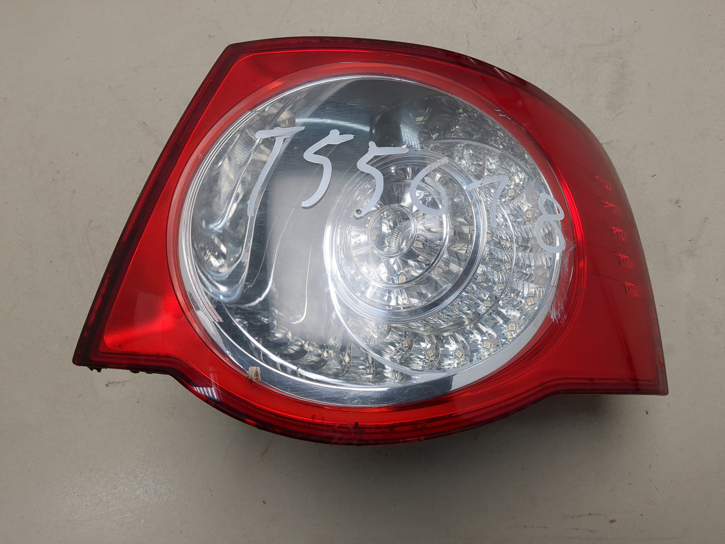 Фонарь задний правый