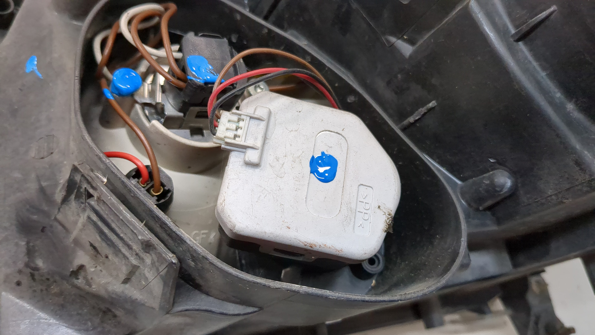 Фара правая