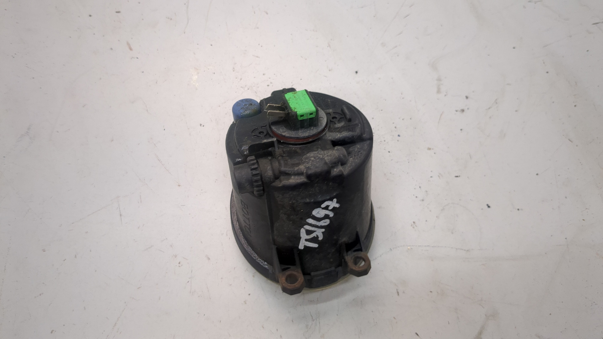 Фара противотуманная левая