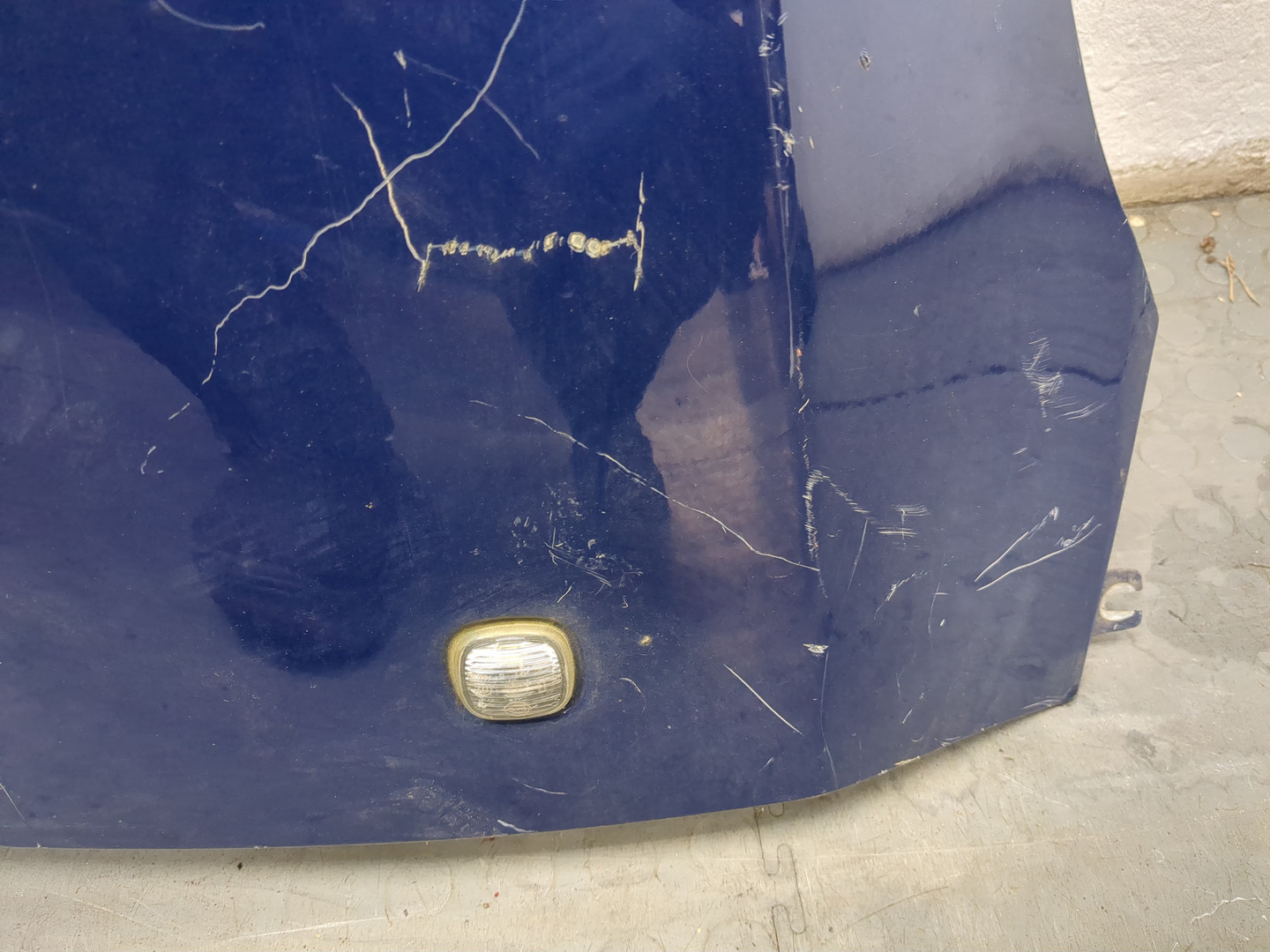 Крыло переднее левое