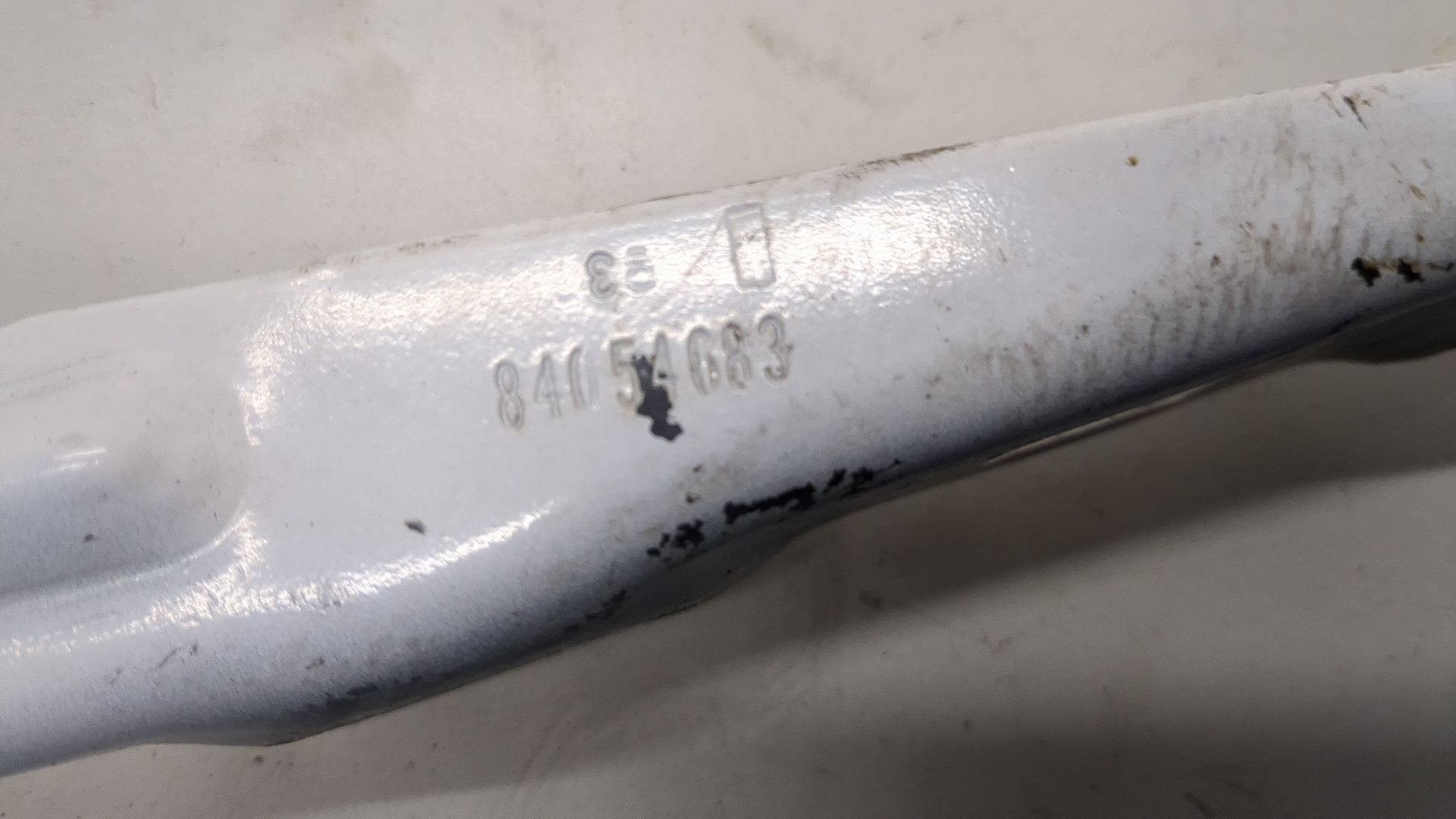 Петля капота левая