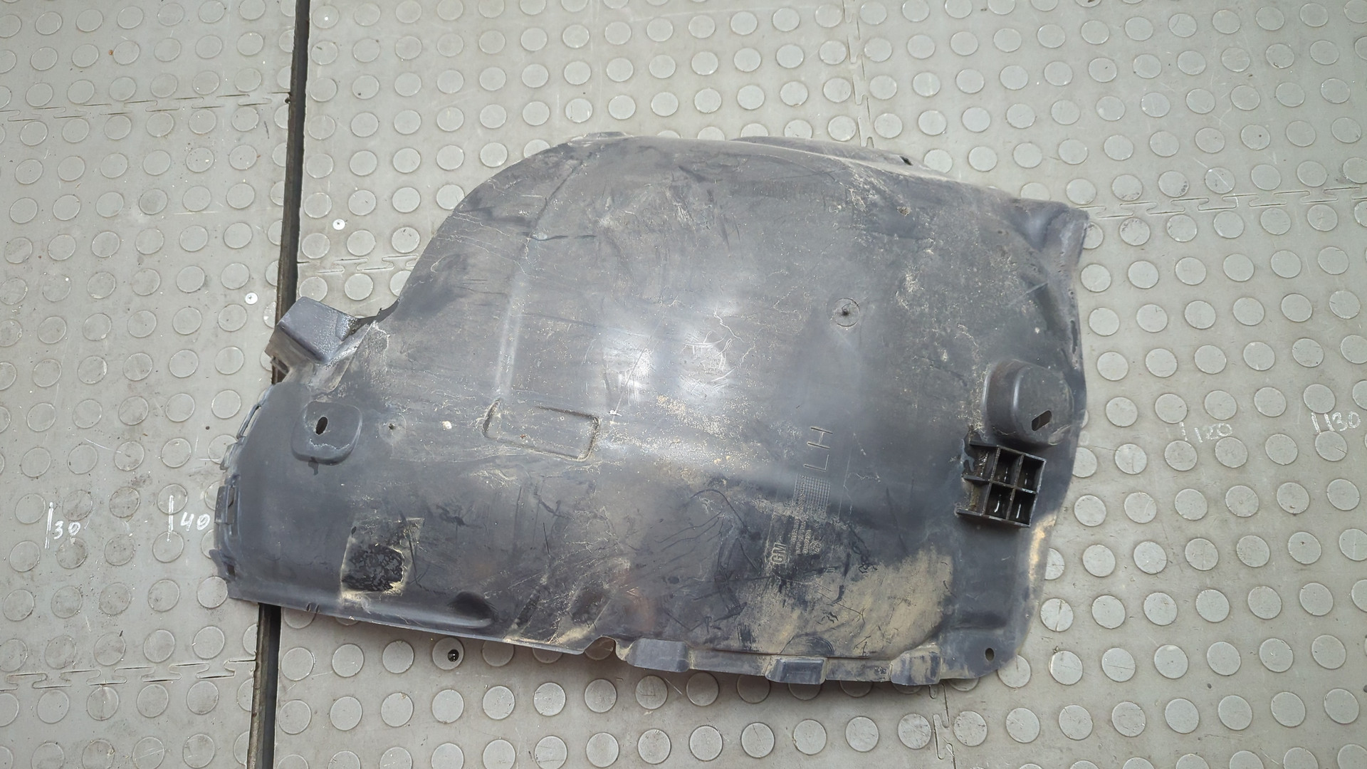 Локер передний левый