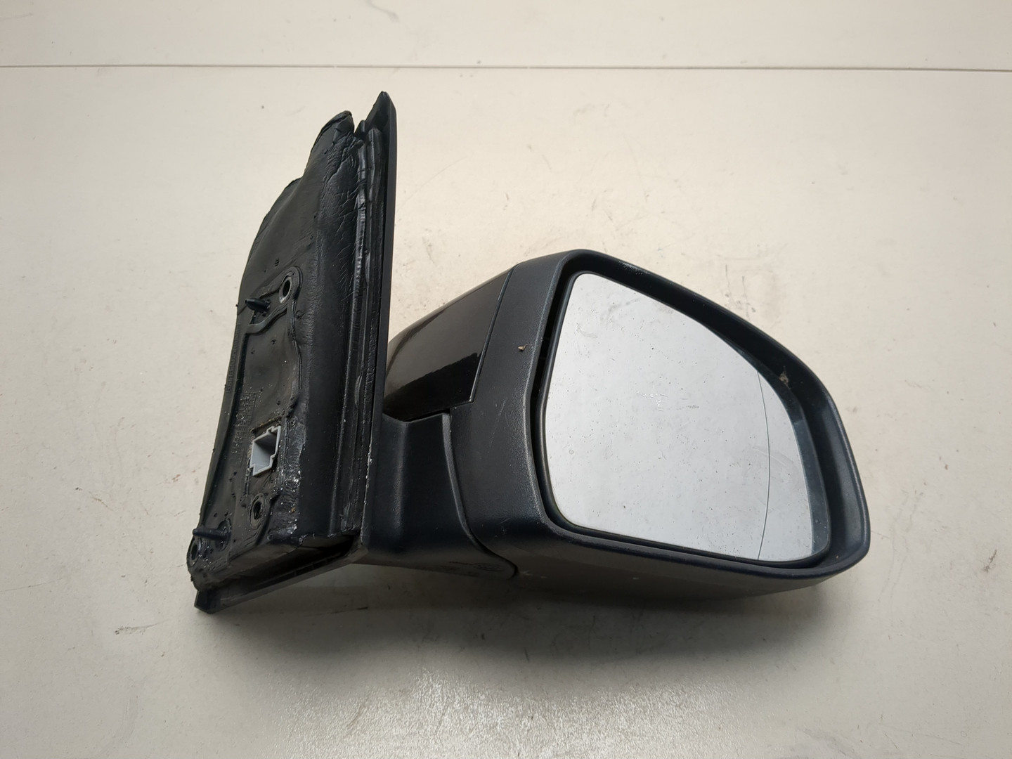 Зеркало правое электрическое