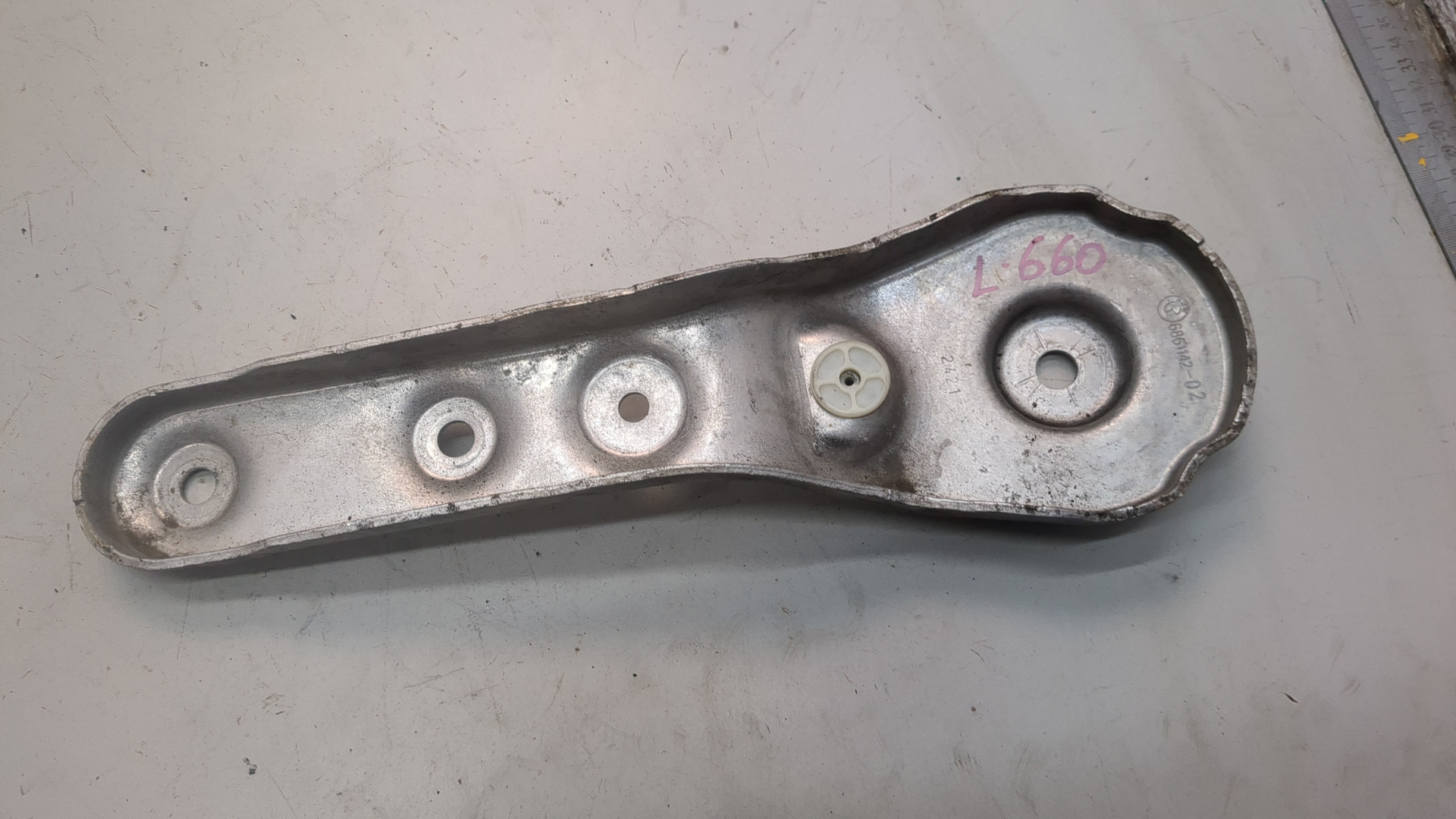 Кронштейн передней балки