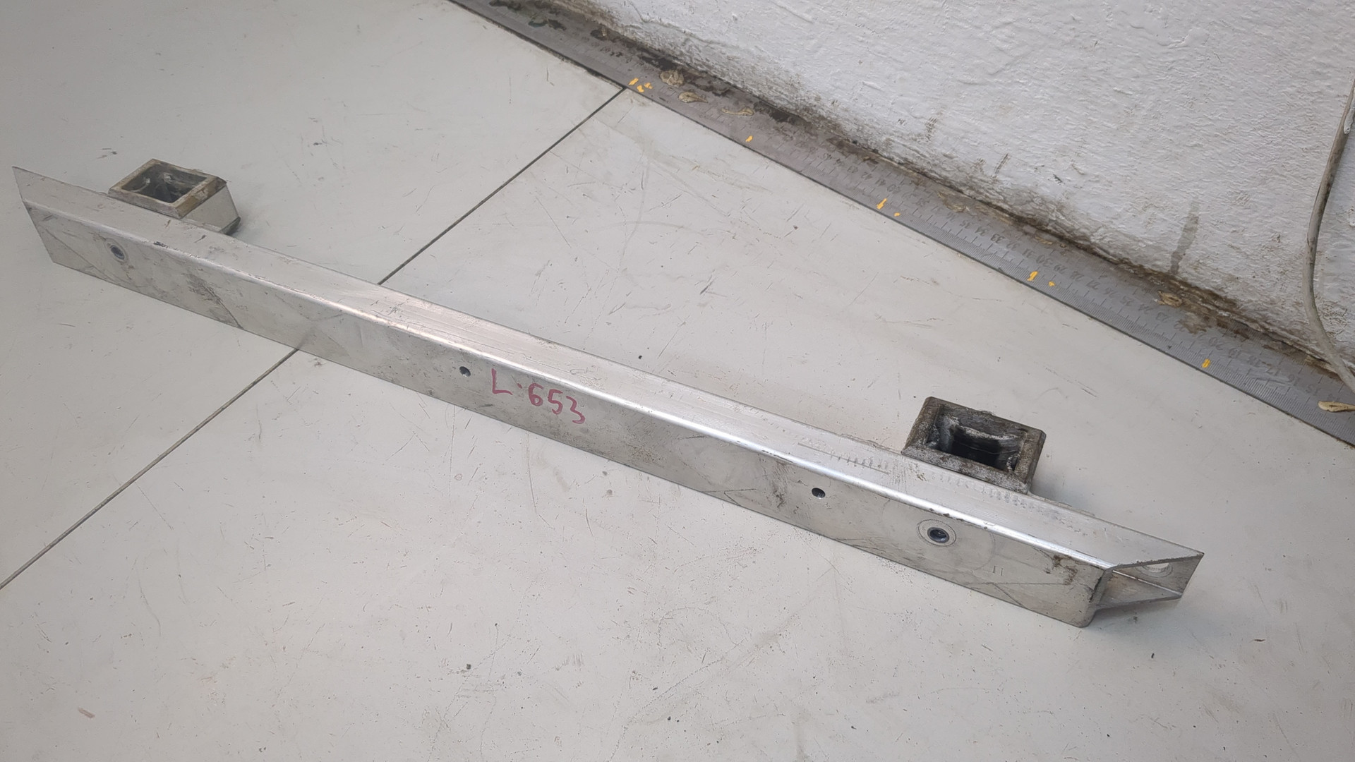 Балка подрадиаторная